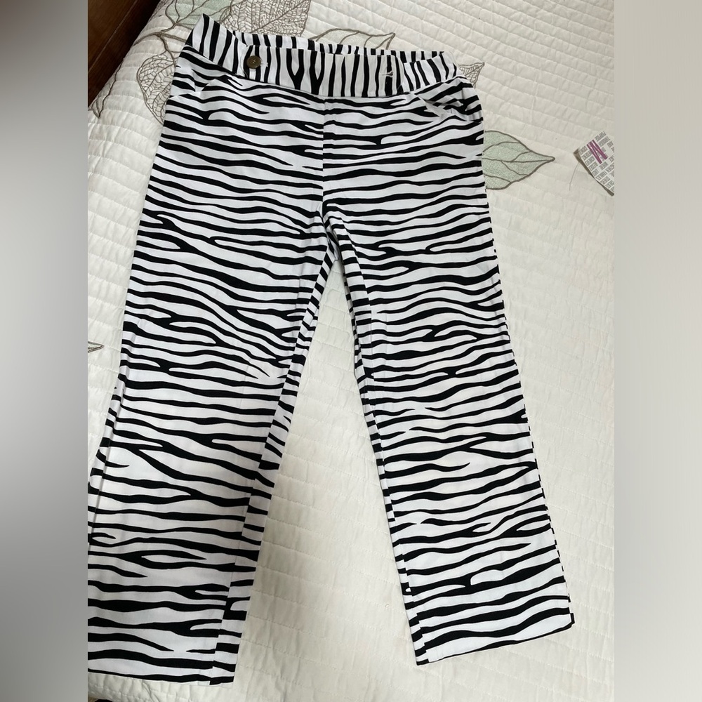 Black and white capris.